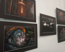 Фотохудожник з Кривого Рогу робив світлини під землею на глибині понад 1000 метрів - нова виставка у Запоріжжі