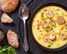 Такого ви ще не куштували – рецепт картопляного супу з ковбасками