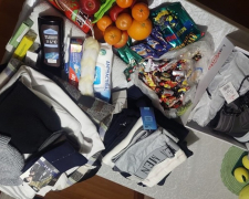 Маленька волонтерка великого серця: як десятирічна дівчинка із Запоріжжя допомагає захисникам (фото, відео)