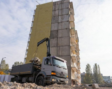 Понад два роки після ракетного удару - як у Запоріжжі триває відновлення будинку на Зестафонській