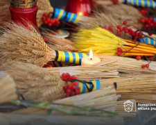 Свічки пам’яті як символ незламності - Запоріжжя вшанувало пам’ять жертв Голодоморів (фото)