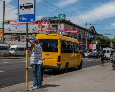 У Запоріжжі перейменували низку зупинок та маршруток - які нові назви