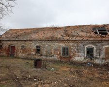 У Запорізькій області російські обстріли пошкодили старовинний менонітський будинок - фото