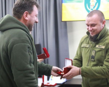 Запорізькі військові отримали почесні нагороди до Дня Збройних Сил України - фото