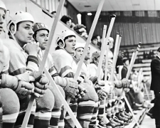 Дебютні змагання - 52 роки тому у Запоріжжі пройшов перший хокейний матч