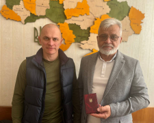 Повернувся з полону та продовжив працювати: посадовець зі стратегічного міста Запорізької області отримав орден «За мужність»