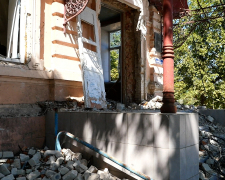 Жодного вцілілого будинку - мешканці Оріхова щоденно живуть під обстрілами понад два роки (фото, відео)