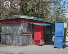 У Шевченківському районі Запоріжжя три дні тривав демонтаж незаконної тимчасової споруди на вул. Чарівній, 117.