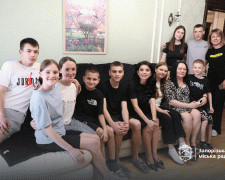 Багатодітна родина, яка евакуювалась з Оріхова, отримала нову оселю у Запоріжжі (фото, відео)
