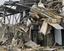 Внаслідок ракетного удару по передмістю Запоріжжя зруйноване СТО - фото