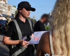У Запоріжжі адвокатка організувала угруповання, що надавало незаконну специфічну допомогу чоловікам - фото, відео