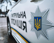 У Запоріжжі необачний маневр водійки спричинив аварію на перехресті (фото)