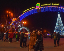 Казка мирних часів – як у Запоріжжі протягом 20 років змінювалася новорічна ялинка (фото)