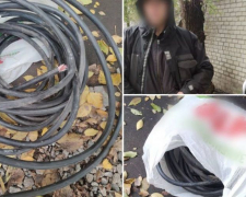 У Запоріжжі затримали двох молодиків з підозрілим пакетом - фото