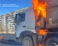 9 березня внаслідок атаки по Запоріжжю спалахнула вантажівка
