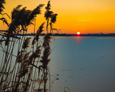 Люди діляться фотографіями гарного заходу сонця у Запоріжжі