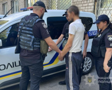 Вирвав у людини телефон і втік - як у Запоріжжі знайшли грабіжника