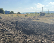 &quot;КАБи летять і летять. Це не життя&quot; - родина з трьома дітьми прийняла рішення виїхати з селища під Запоріжжям (відео)