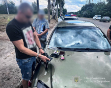 У Запоріжжі затримали чоловіка, який перевозив наркотики, фото: Нацполіція 