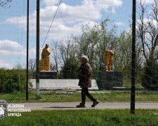 65 бригада ЗСУ показала, як сьогодні виглядають прифронтові села Запорізької області після обстрілів, атак дронів та бомбардувань.