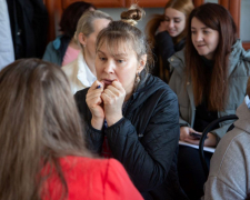 Зберігати самоконтроль у кризових ситуаціях: у запорізькому Опліч ХАБі пройшов корисний психологічний тренінг