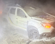 У Запоріжжі дрон влучив у службове авто поліції.
