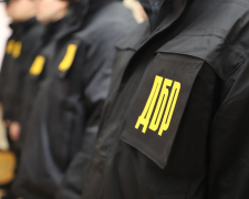 Возив дезертирів та ухилянтів — біля кордону з Молдовою затримали правоохоронця із Запоріжжя (фото)