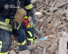 У Запорізькій області врятували жінку з-під завалів: які наслідки ворожих обстрілів за добу