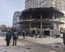 Що нового відомо про наслідки нічної ворожої атаки на Запоріжжя - є поранені, екологи розповіли про засмічення уламками одного з районів міста