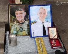 Загинув на Донеччині, рятуючи побратимів - на будинку в Запоріжжі встановили пам&#039;ятну табличку на честь бойового медика (фото)