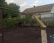 Буревій наробив лиха – мешканці двох сіл Запорізького району залишилися без газу та електрики (фото)