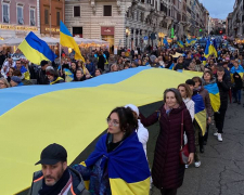 Мітинг при свічках, з прапорами у церкві – у різних країнах світу пройшли акції на підтримку України