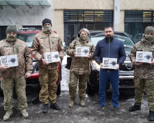 Спецназівці СБУ отримали чергову партію дронів та авто від Сталевого фронту Ріната Ахметова