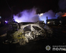 Згоріли заживо - в Запоріжжі у п&#039;яти автівках виявили тіла загиблих людей (фото)