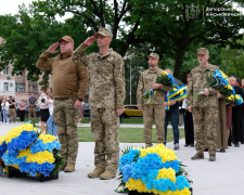 У Запоріжжі на «Дереві пам’яті» з’явилися 85 нових дзвіночків, фото: ЗОВА
