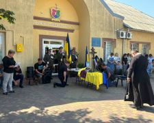 Віддав життя за свободу України - у Кушугумській громаді попрощалися із загиблим Героєм (фото)