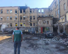 У Запоріжжі екологи обстежили місця влучань російських дронів після нічної атаки в ніч на 17 червня