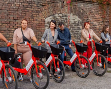 У громаді Запорізького району спеціалістам вручили електровелосипеди