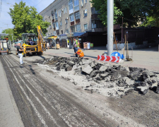 У Запоріжжі триває капітальний ремонт дороги на перетині проспектів Соборного та Металургів - фото