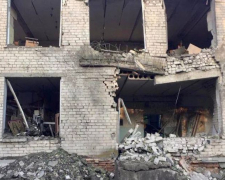 Вночі в Запорізькій області окупанти зруйнували дві школи, парк і приватні будинки - фото