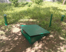 У Запоріжжі відновлюють дорогу, яку зруйнували любителі підземних сховищ (фото)