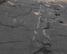 Їздити було неможливо: у Запоріжжі відремонтували дорогу, що веде до віддаленого району - фото