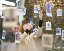 У Запоріжжі відкрили виставку пам’яті студентів і викладачів, які загинули на фронті (фото)