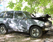 Підпалив авто і втік - у Запоріжжі правоохоронці викрили молодика, який пошкодив позашляховик (фото)