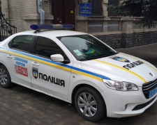 Поліцейські охорони зупиняють у Запоріжжі підозрілих чоловіків