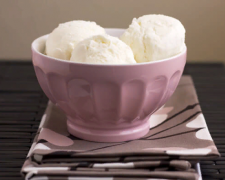 Смачне та натуральне: як приготувати домашнє морозиво