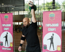 В Запоріжжі вперше відбулися Обласні спортивні ігри з гирьового спорту для ветеранів - фото, відео