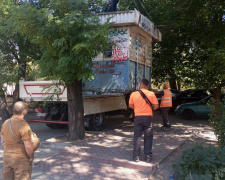 Місто без хаосу - у центрі Запоріжжя демонтували ще два МАФи (фото)