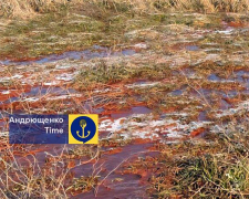 Вода у річці почервоніла - у Запорізькій області окупанти спричинили чергову екологічну катастрофу
