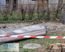 Одна з російських ракет, випущених по Запоріжжю, впала біля будинку в спальному районі - фото